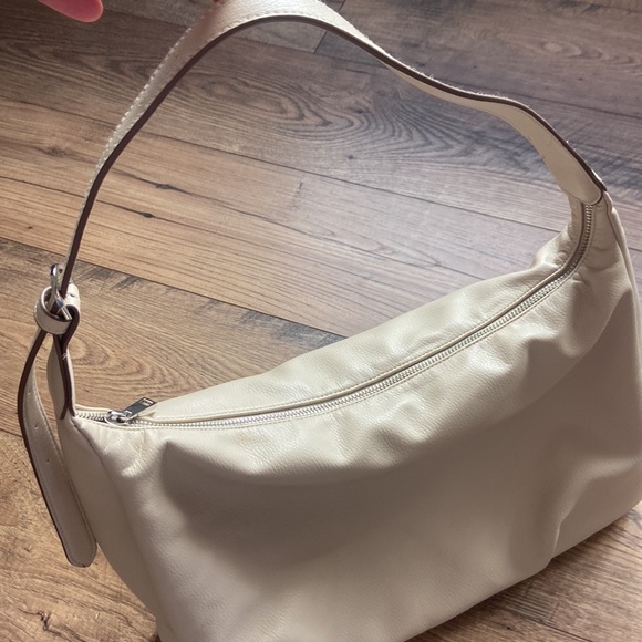 Spring Cream Purse - Picture 2 of 5